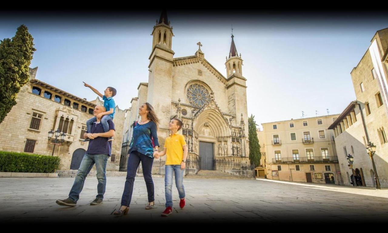 Tina De Vila, En La Capital Del Vino Vilafranca del Penedès Kültér fotó