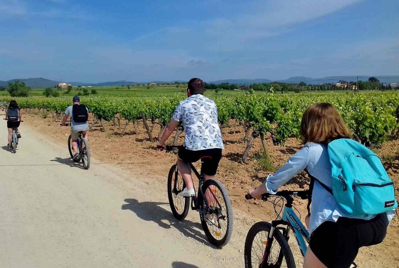 Tina De Vila, En La Capital Del Vino Vilafranca del Penedès Kültér fotó